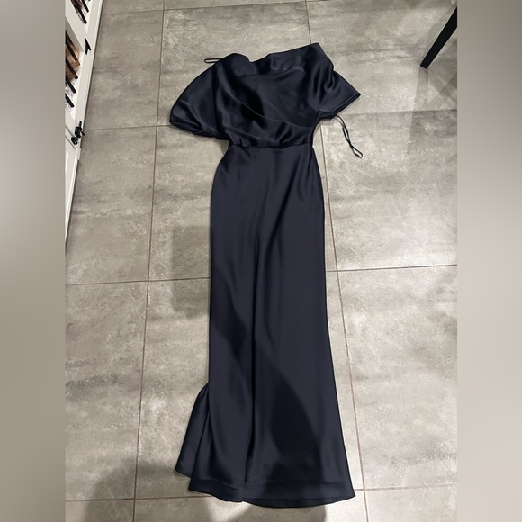 Amsale Gown - Picture 4 of 5